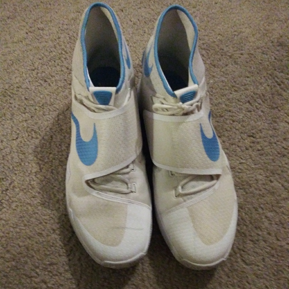 Nike basketball shoe